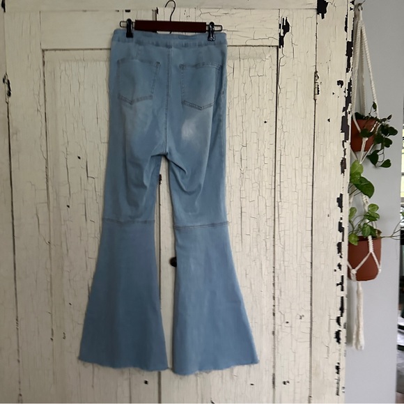 Chelsea & Violet high waisted flare jeans - Picture 2 of 4